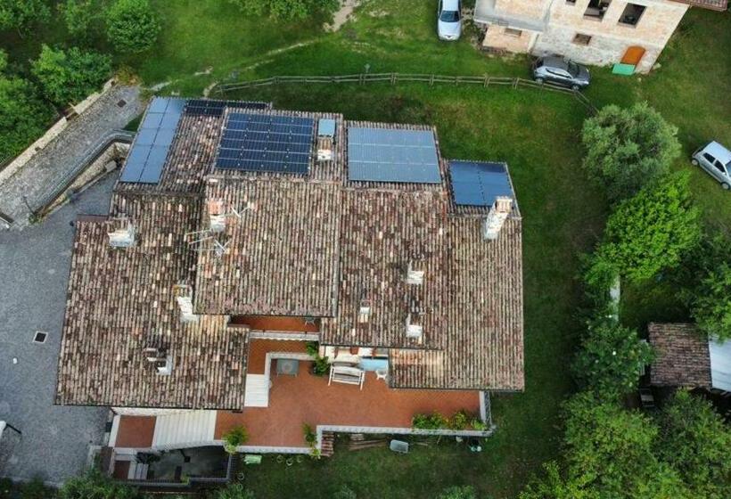 בית מלון כפרי Agriturismo Il Castagneto