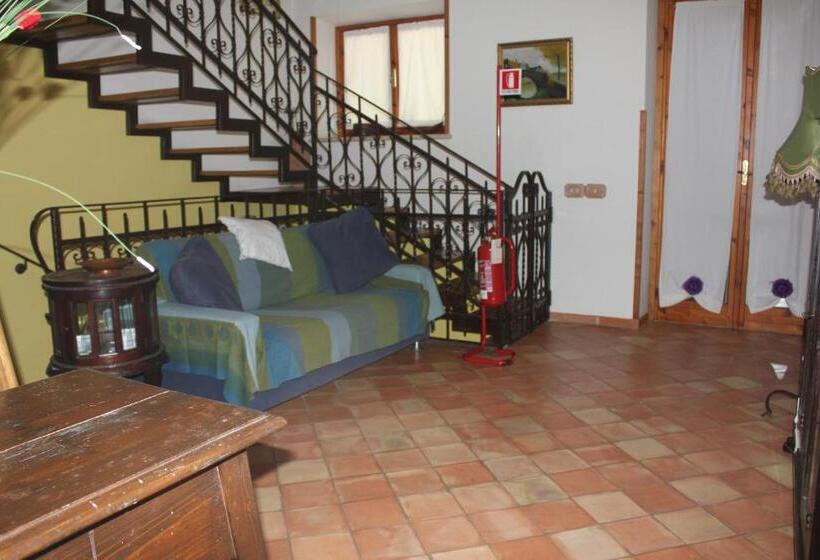 בית מלון כפרי Agriturismo Il Castagneto