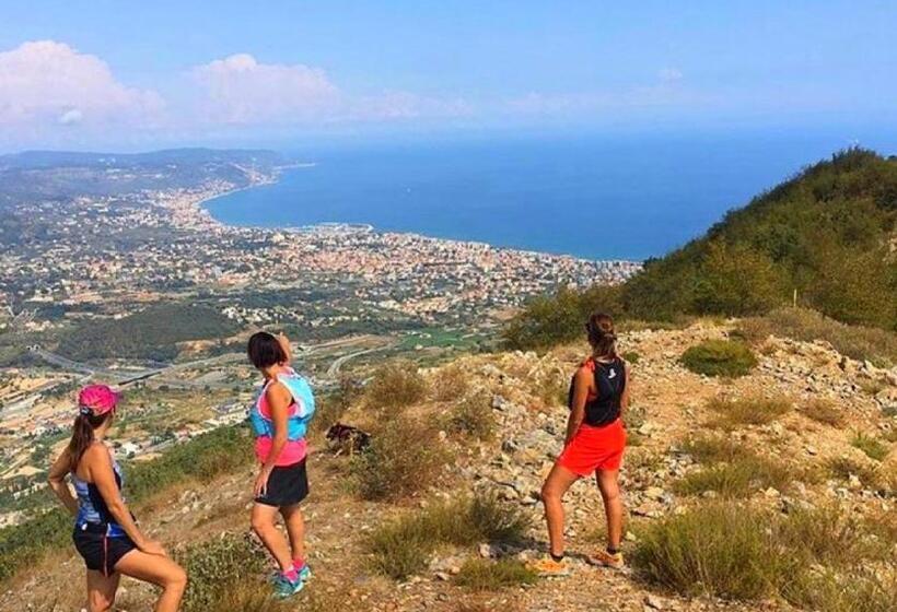 酒店 Agriturismo Monte Acuto   Natura, Mare & Relax In Piscina