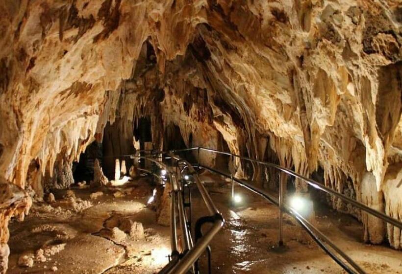 酒店 Agriturismo Monte Acuto   Natura, Mare & Relax In Piscina