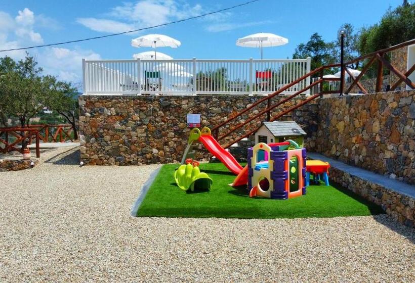 酒店 Agriturismo Monte Acuto   Natura, Mare & Relax In Piscina