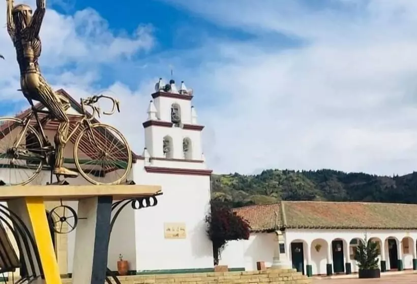 ホテル Camino A La Villa Cucaita