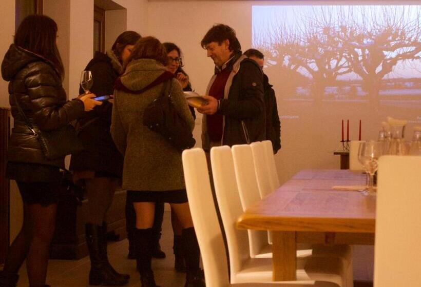 Отель Gigante Wine & Welcome