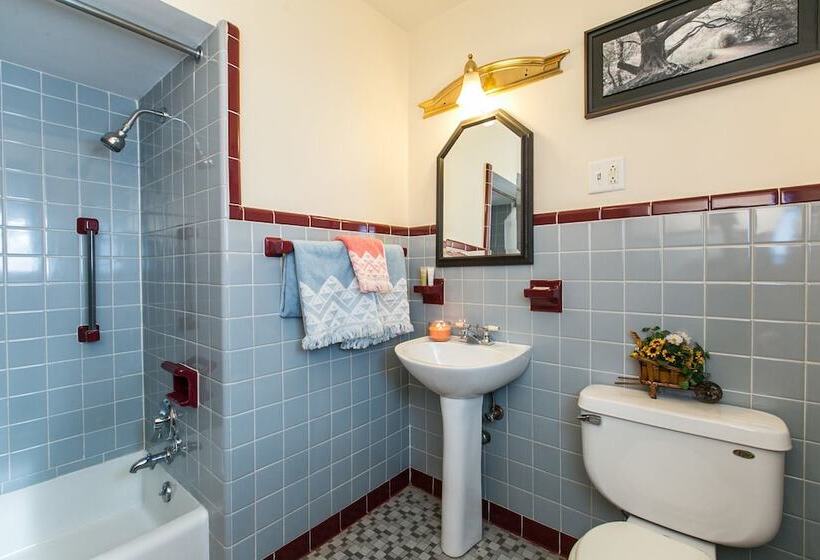 酒店 The Wisconsin Wood Inn