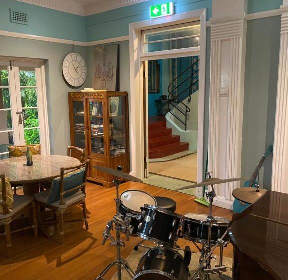 펜션 Babinda Quarters