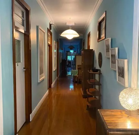 Majatalo Babinda Quarters