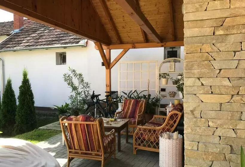 Majatalo Fonfa Liget