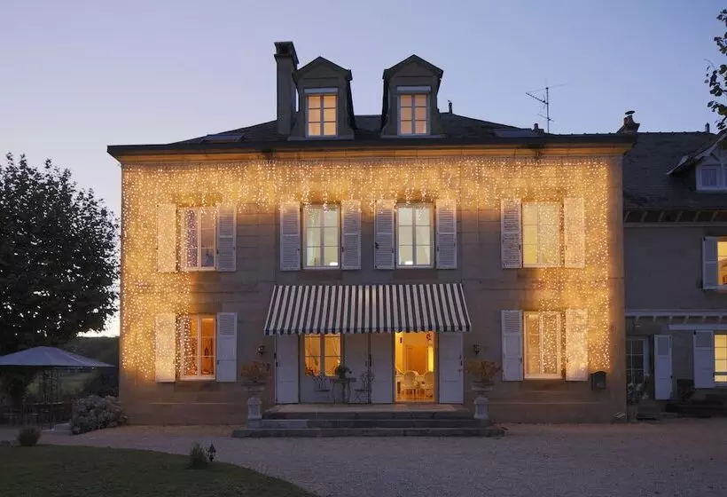 ペンション French Corréze Moulin Bleu