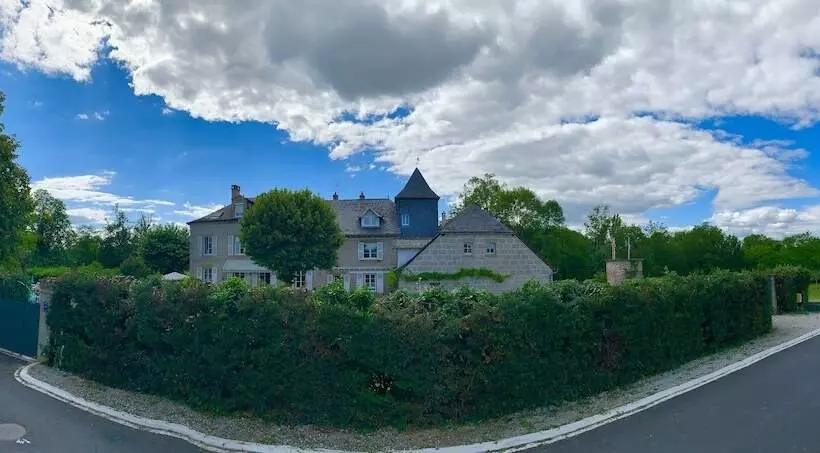 ペンション French Corréze Moulin Bleu