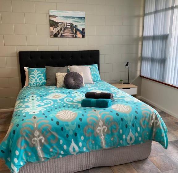 פנסיון Longbeach Apartments