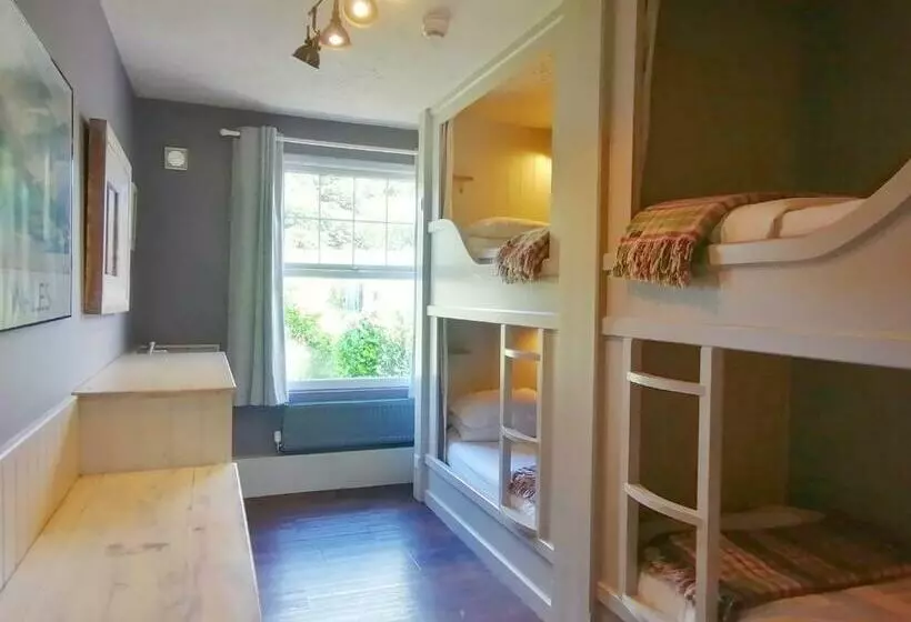 The Rocks At Plas Curig Hostel