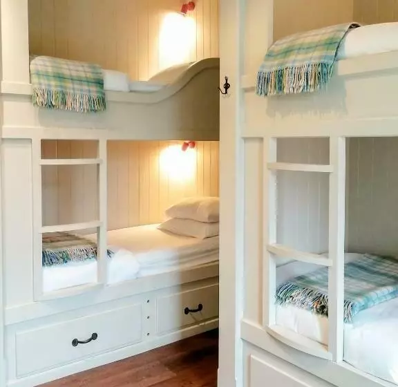 The Rocks At Plas Curig Hostel