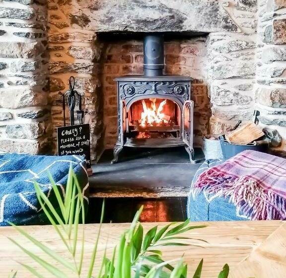 The Rocks At Plas Curig Hostel