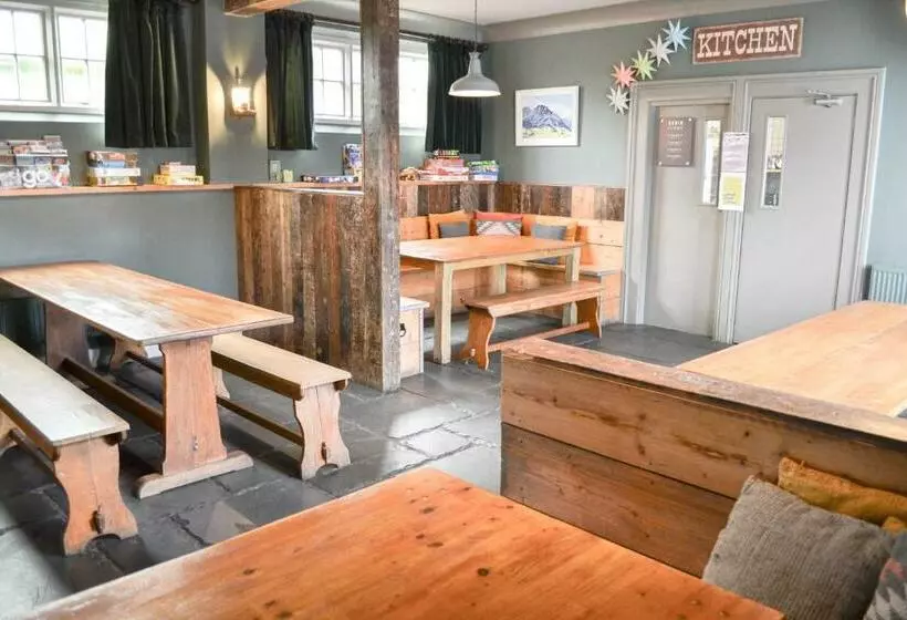 The Rocks At Plas Curig Hostel