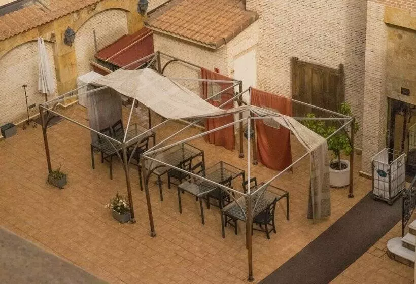 هتل Caballero Errante