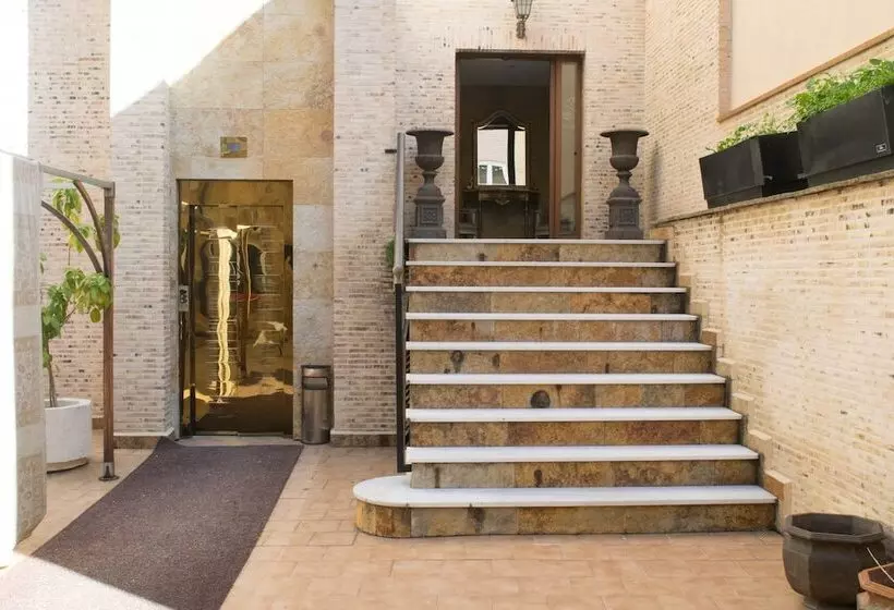 هتل Caballero Errante