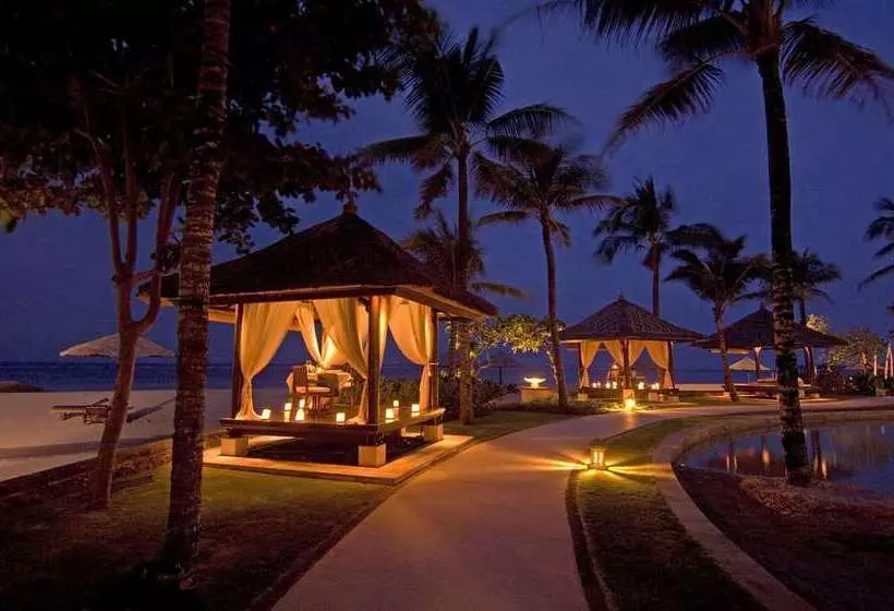 Отель Conrad Bali