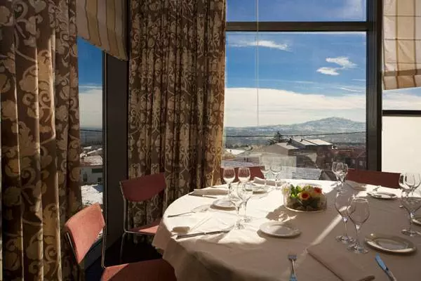 ホテル Metropol Miraflores