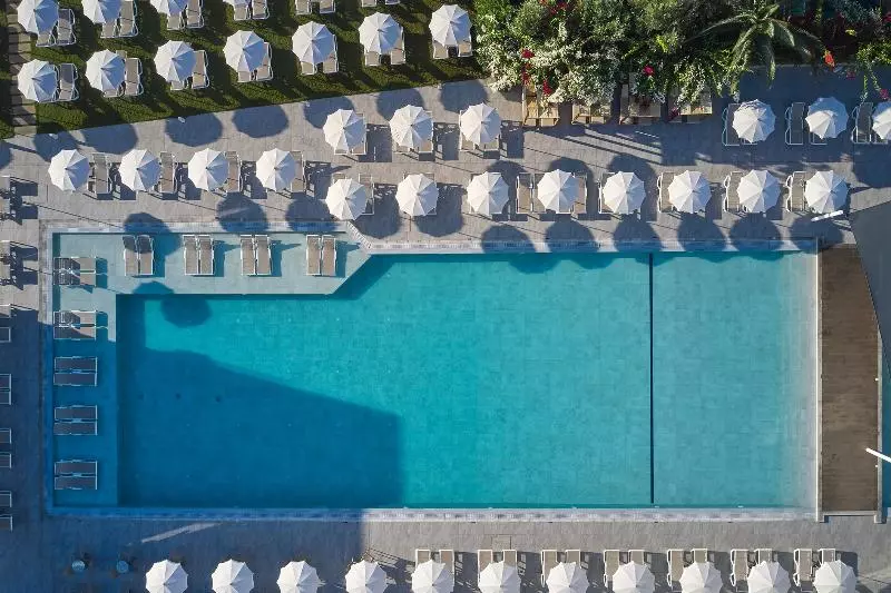 Panas Holiday Village