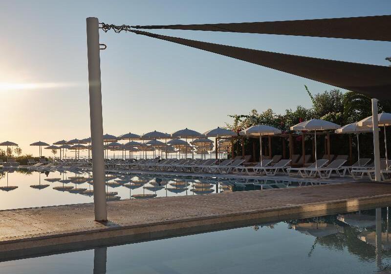 Panas Holiday Village