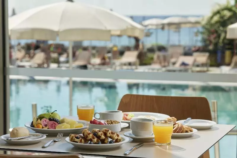 Panas Holiday Village