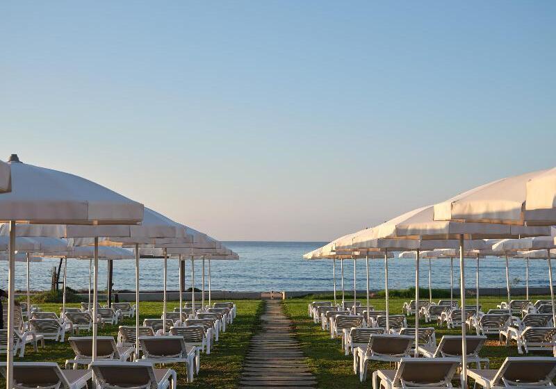 Panas Holiday Village