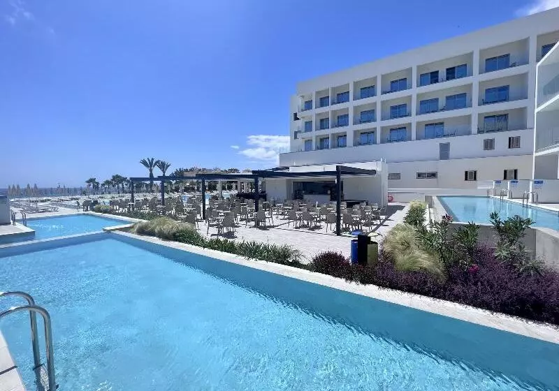 Panas Holiday Village