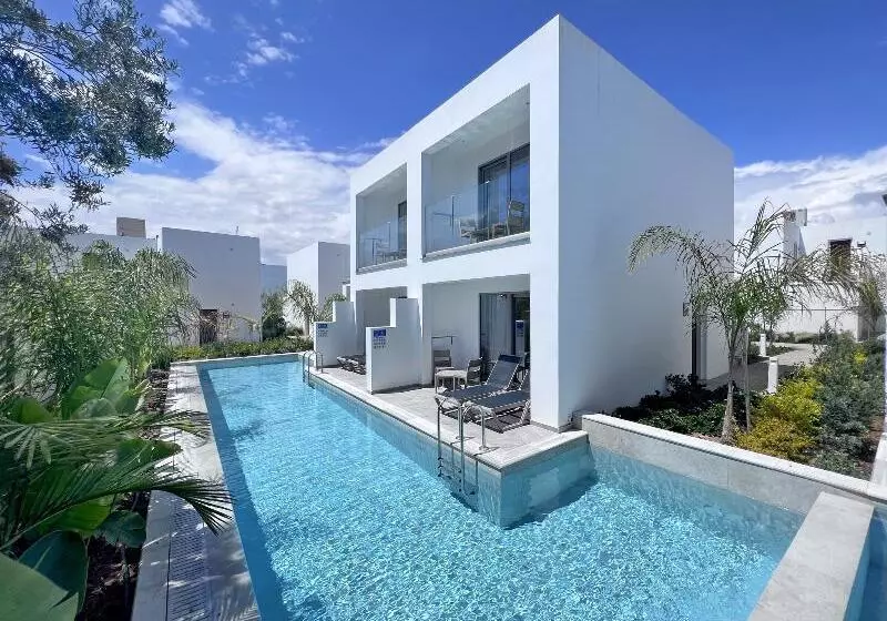 Panas Holiday Village