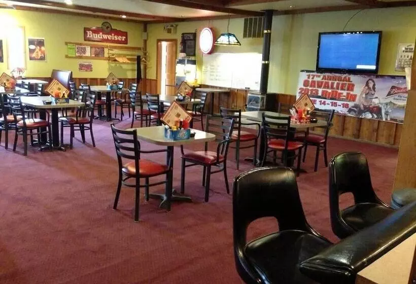 Retkeilymaja Cedar Inn