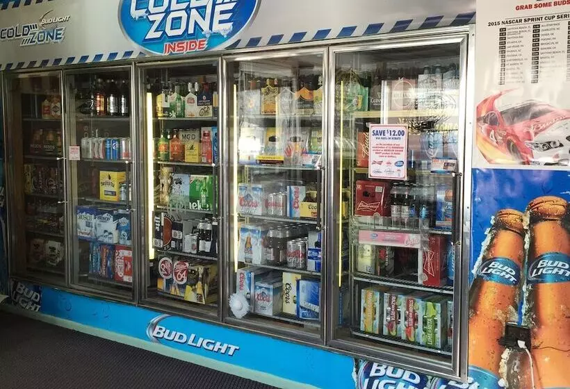 Retkeilymaja Cedar Inn