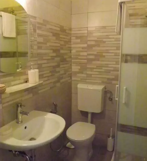 B&b Il Tempo Del Vento In Front Of The Castle