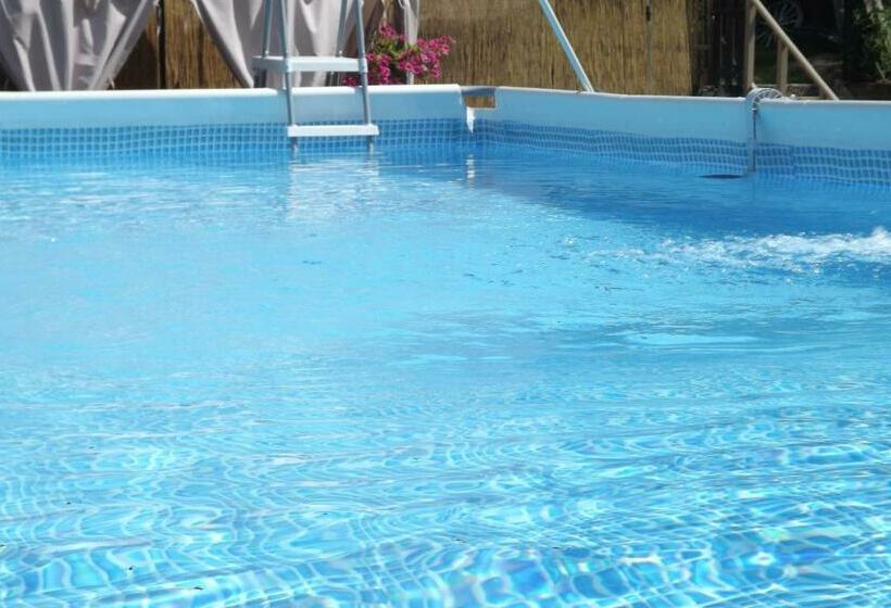 B&b Il Tempo Del Vento In Front Of The Castle