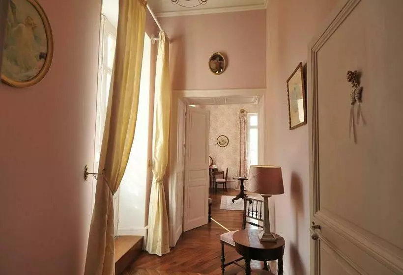 Aamiaismajoitus (B&B) La Demeure D'aglaë