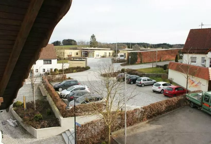 Gasthaus Und Pension Zur Linde