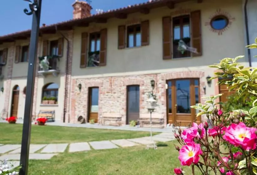 ホテル Agriturismo Sarmore
