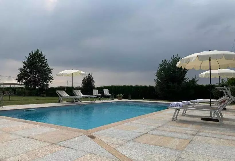 ホテル Agriturismo Sarmore