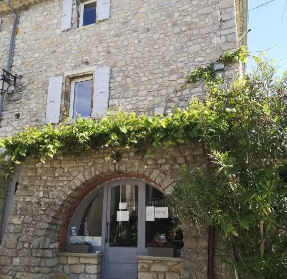 ホテル Auberge De L Helvie Chez Coco & Ricou