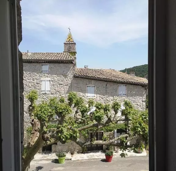 ホテル Auberge De L Helvie Chez Coco & Ricou