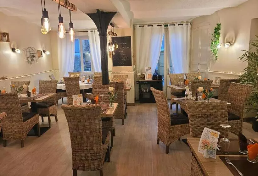 ホテル Auberge De L Helvie Chez Coco & Ricou