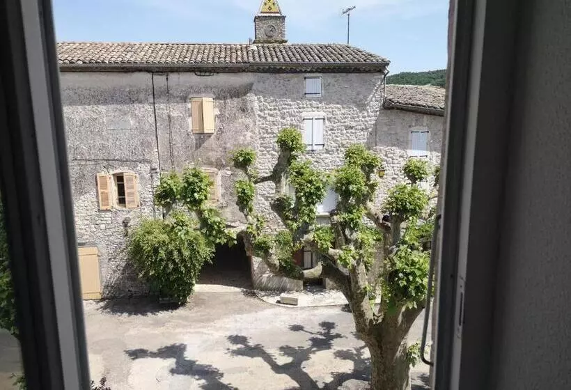 ホテル Auberge De L Helvie Chez Coco & Ricou