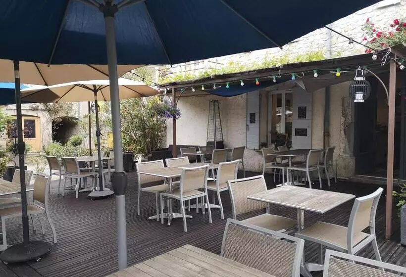 ホテル Auberge De L Helvie Chez Coco & Ricou