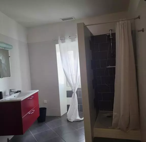 ホテル Auberge De L Helvie Chez Coco & Ricou