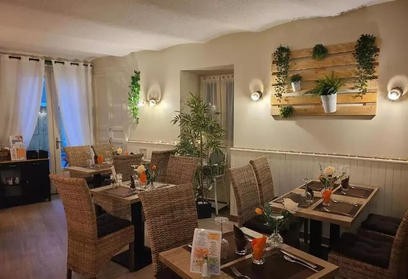 ホテル Auberge De L Helvie Chez Coco & Ricou