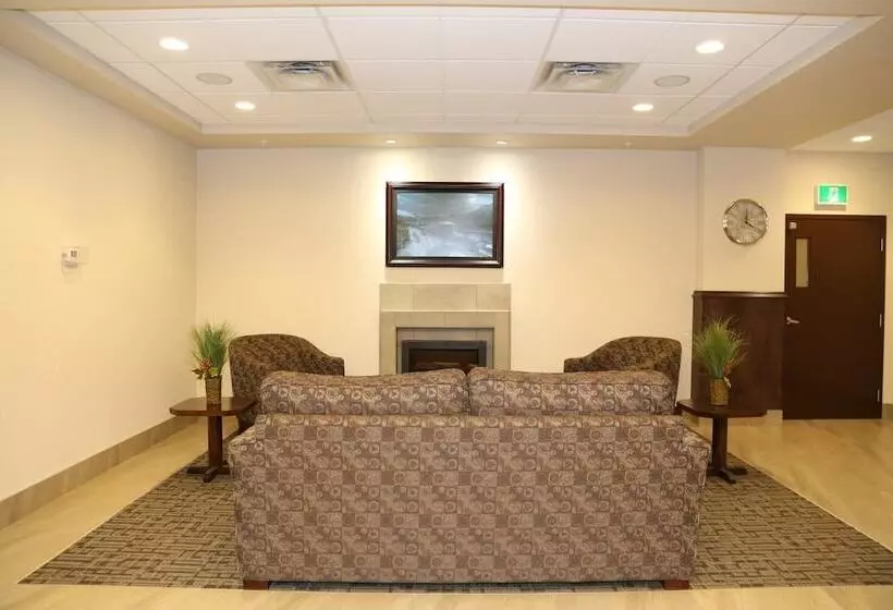 Hotelli Prairie Moon Inn & Suites Macklin