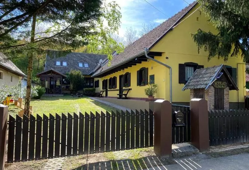 ペンション Forrás Vendégház