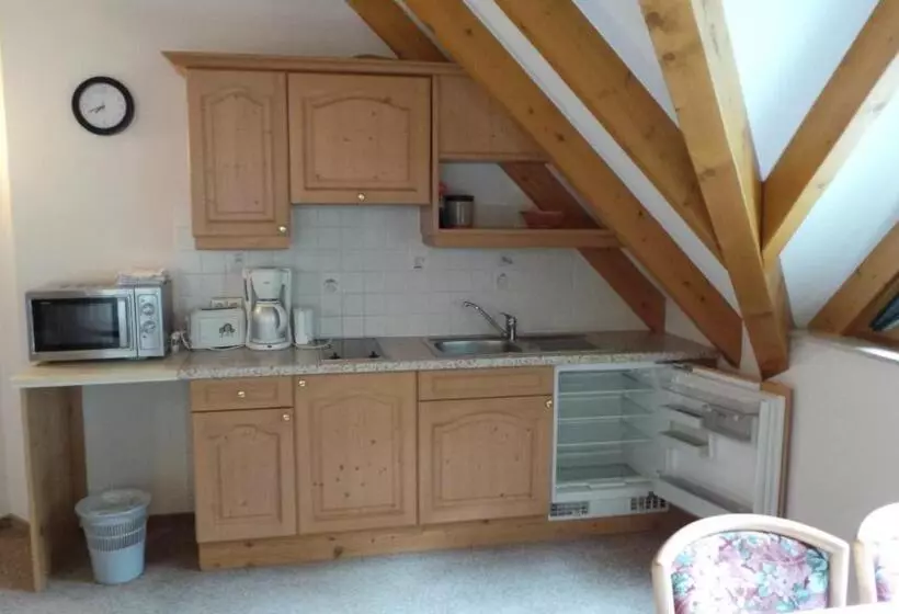 Majatalo Garni Zur Linde