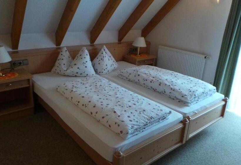 펜션 Garni Zur Linde