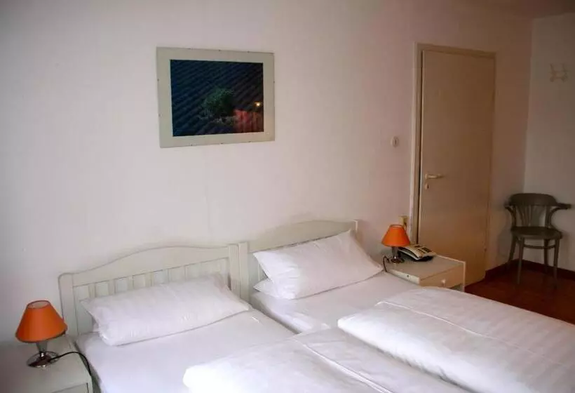 Majatalo Gasthaus Sonne