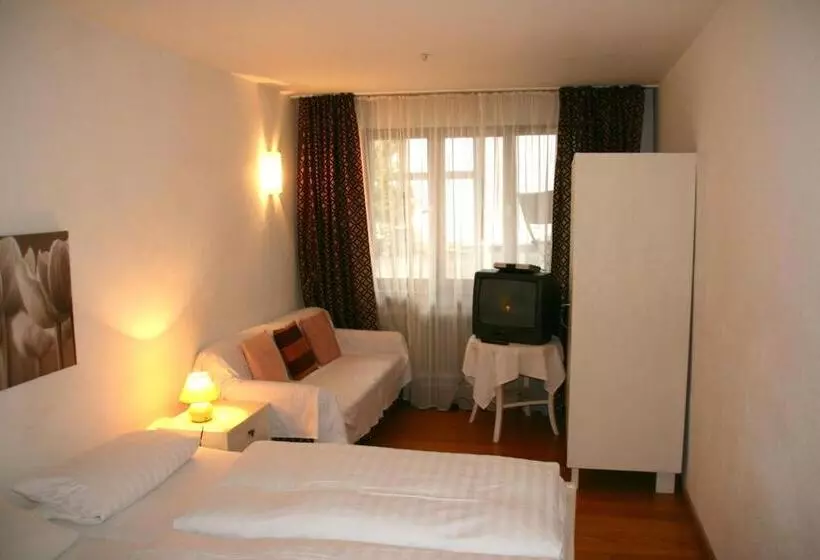 Majatalo Gasthaus Sonne