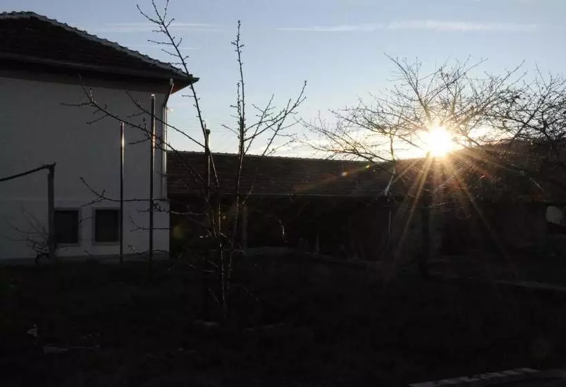 پانسیون Vedra Guest House